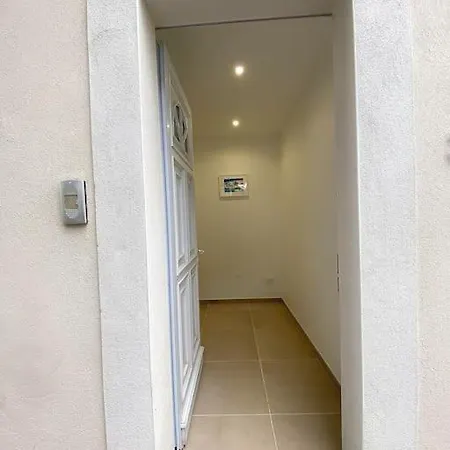Au Coeur Du Grau Apartment